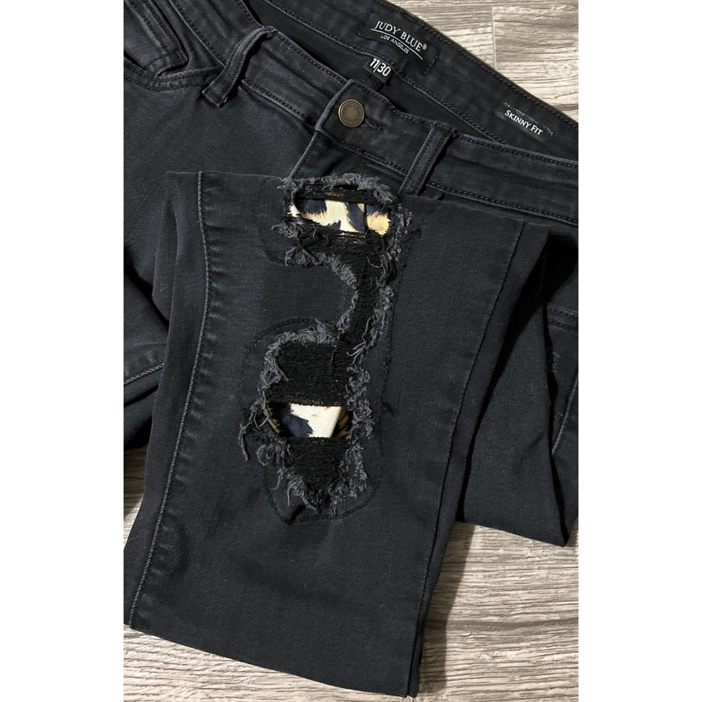 Judy Blue Destroyed Leopard‎ Patch Mid Rise Skinny Fit Black Jeans 11/30 (31x26)